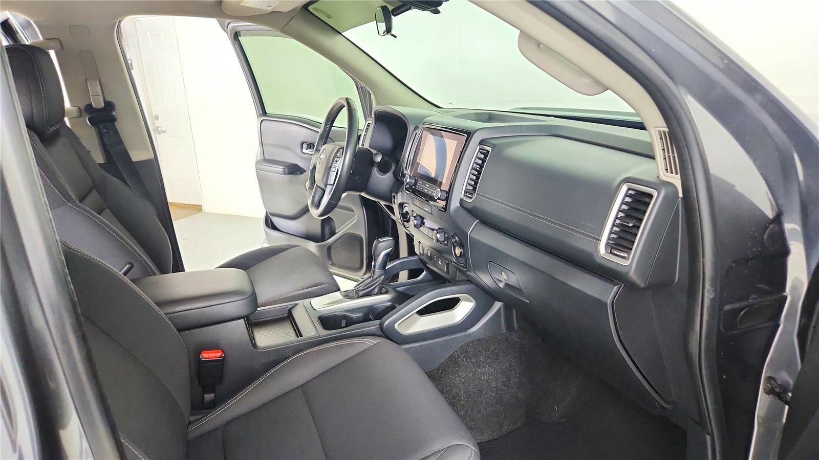 Used 2022 Nissan Frontier SV w/ Technology Package image 39