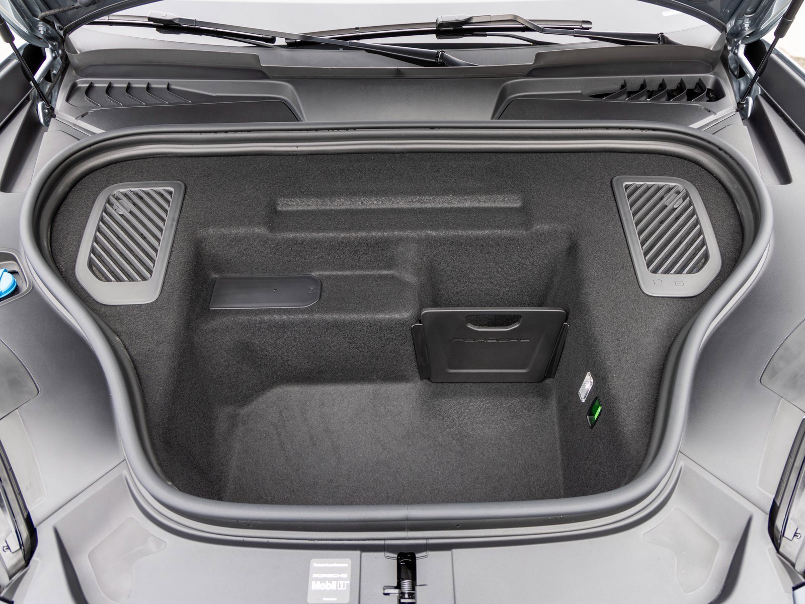 New 2025 Porsche Macan Electric image 57