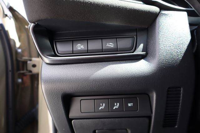 Used 2025 MAZDA CX-30 Carbon image 37