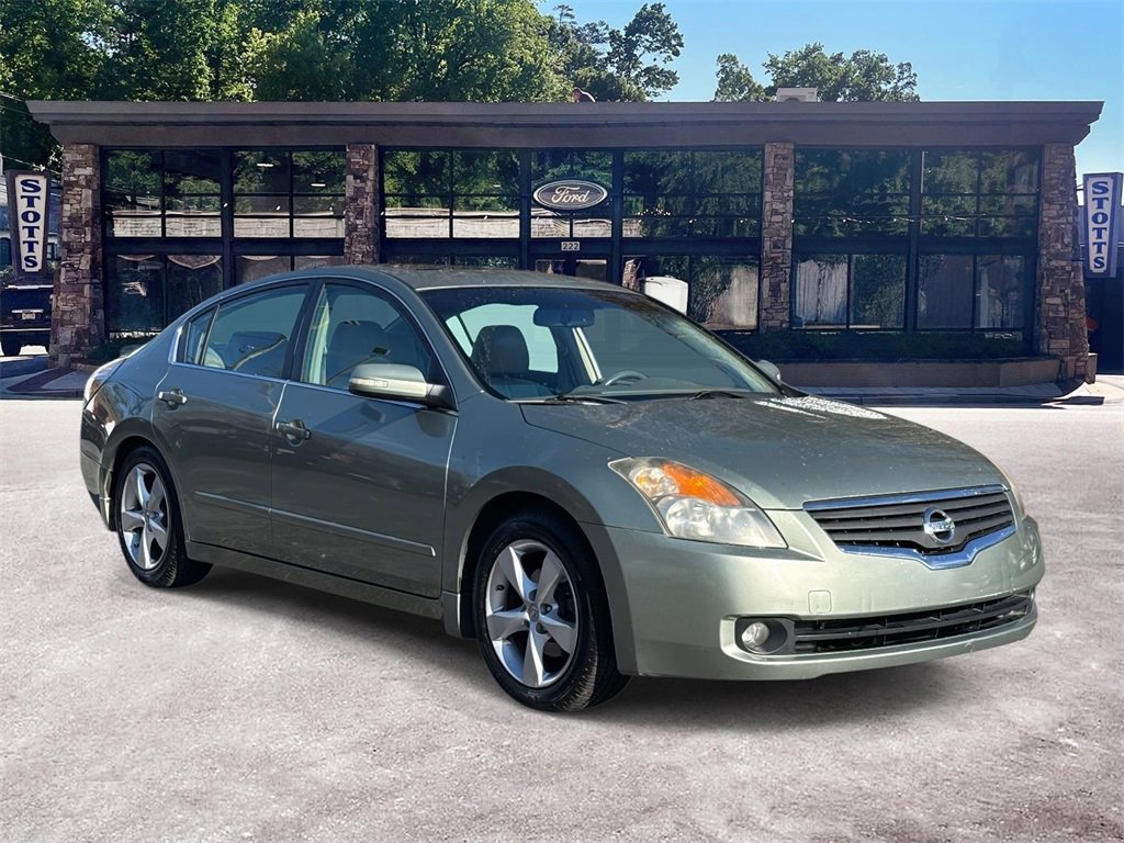 Used 2007 Nissan Altima 3.5 SE w/ Technology Pkg