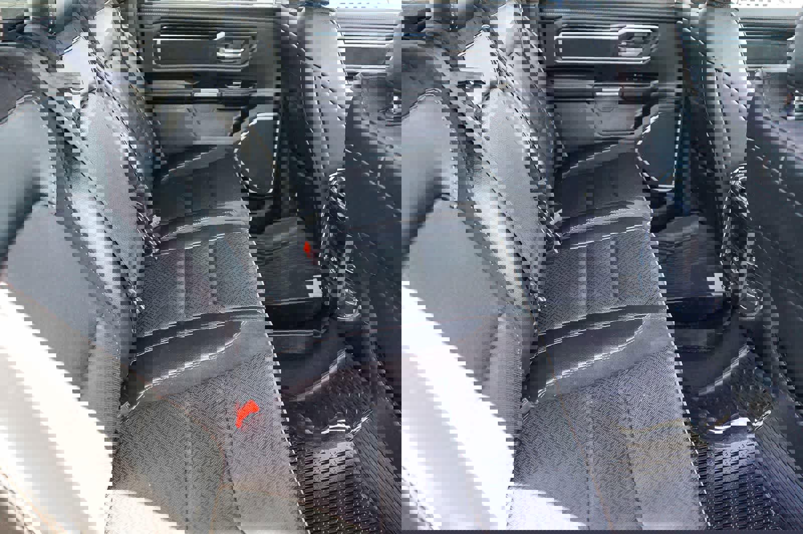 Used 2019 RAM 1500 Laramie image 16