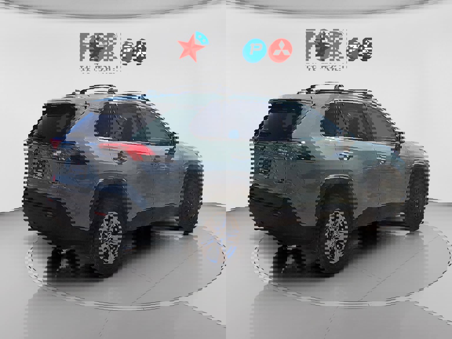 Used 2023 Toyota RAV4 XLE image 5