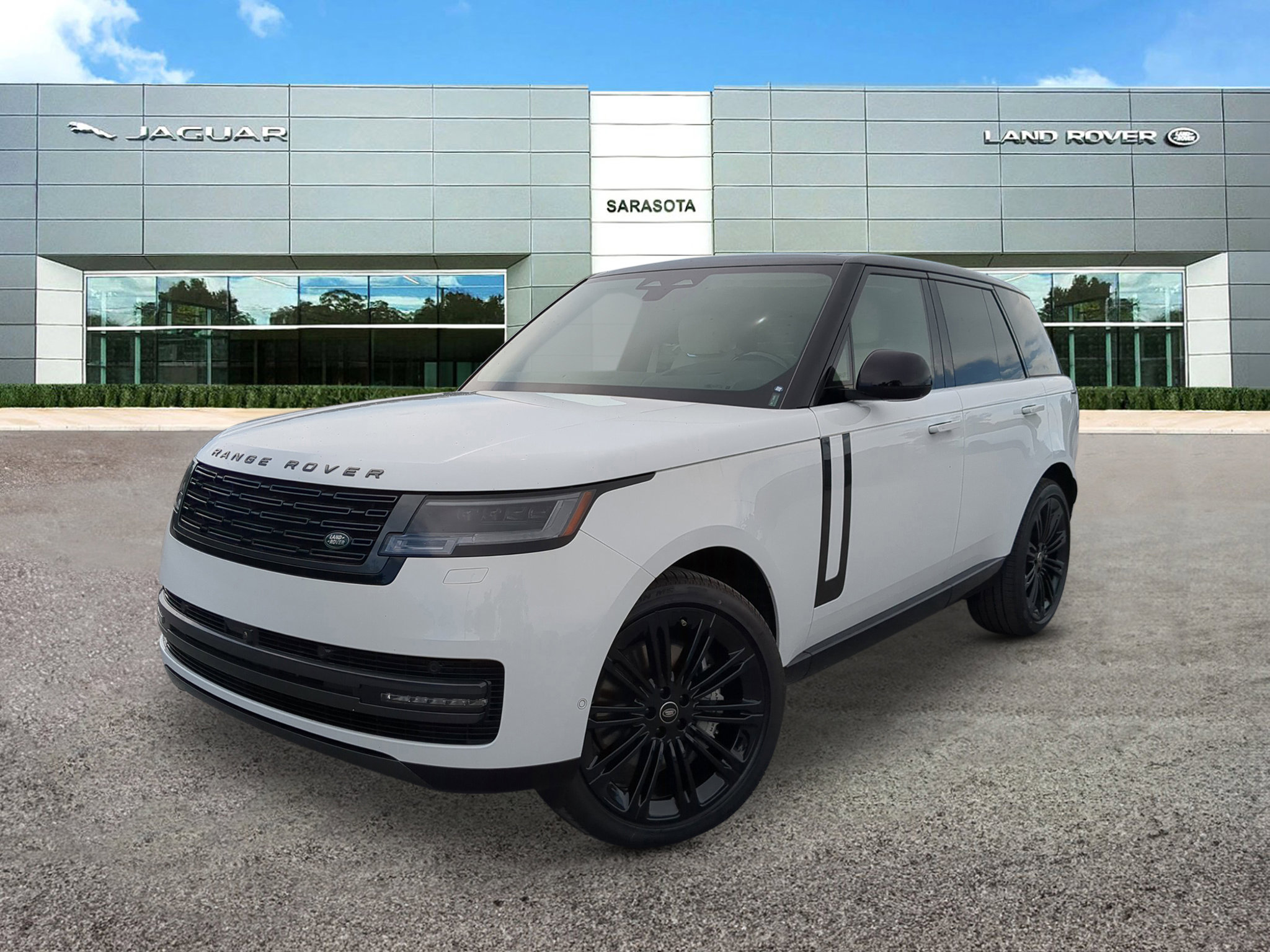 New 2025 Land Rover Range Rover SE