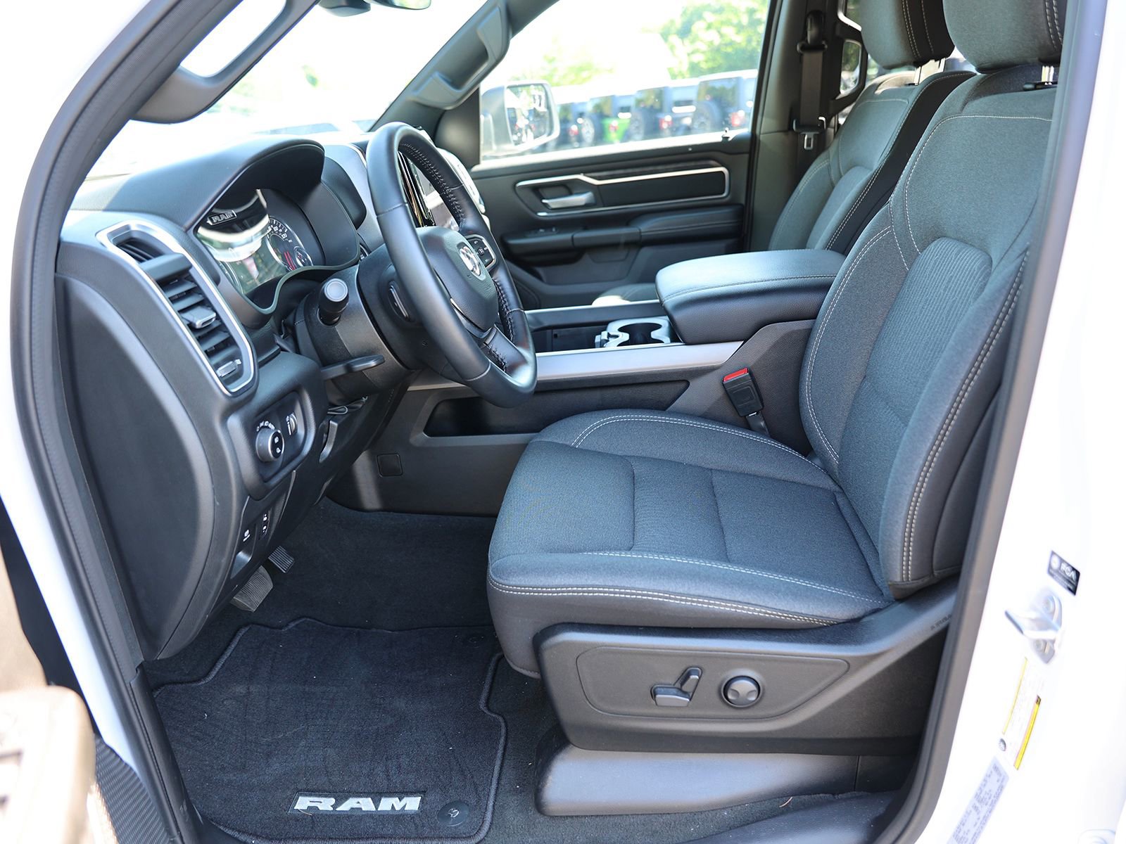 Used 2024 RAM 1500 Big Horn AWD/4WD image 19