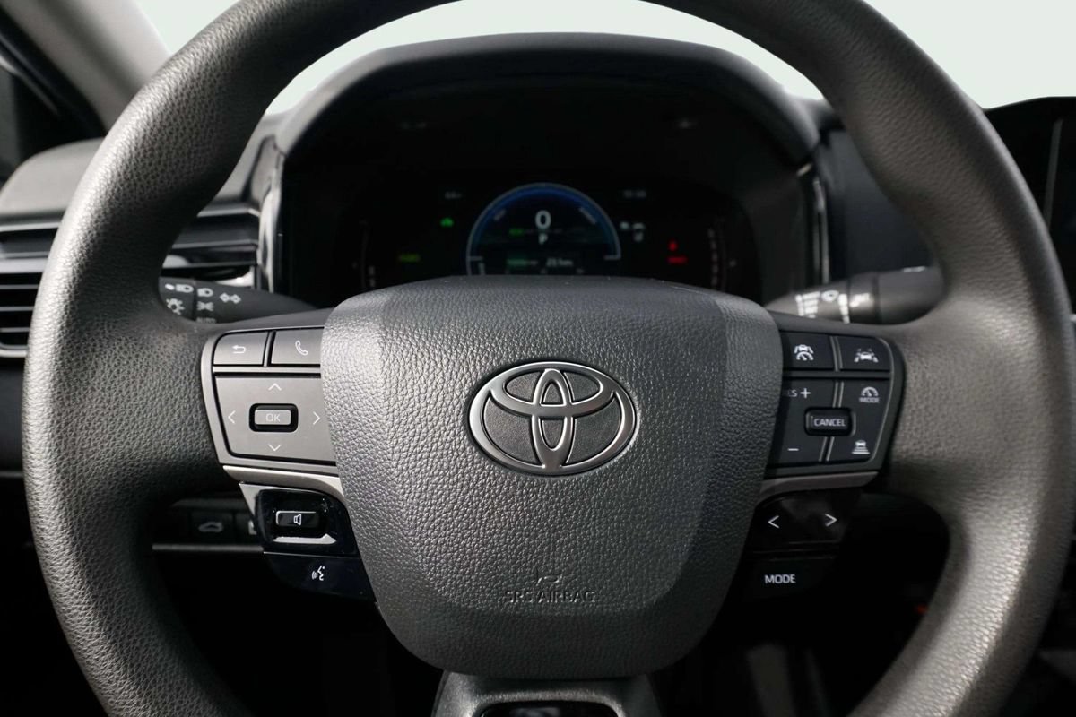 Used 2025 Toyota Camry LE FWD image 26