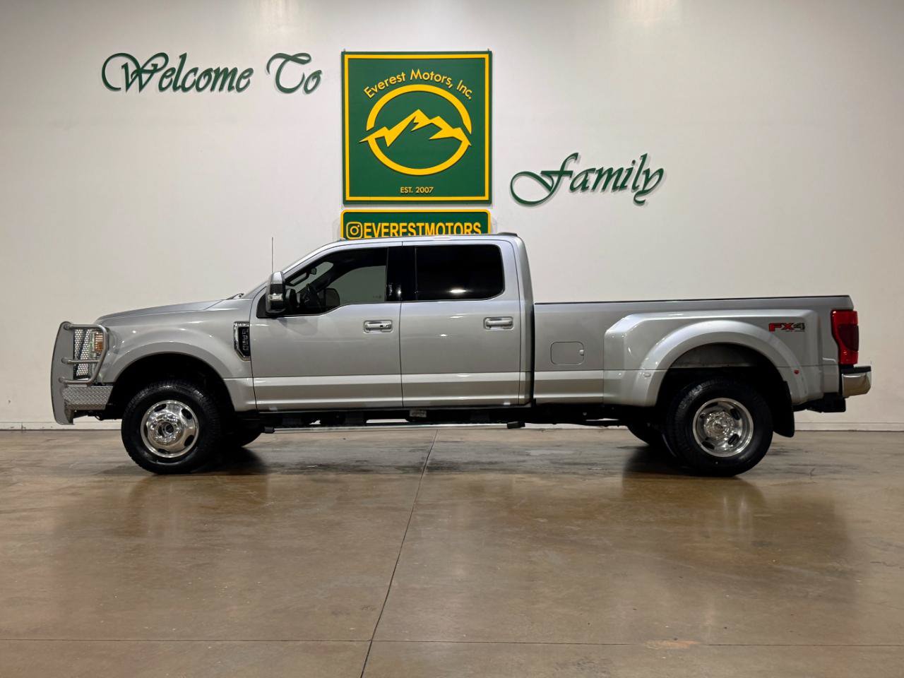 Used 2022 Ford F350 Lariat w/ Lariat Ultimate Package AWD/4WD image 5
