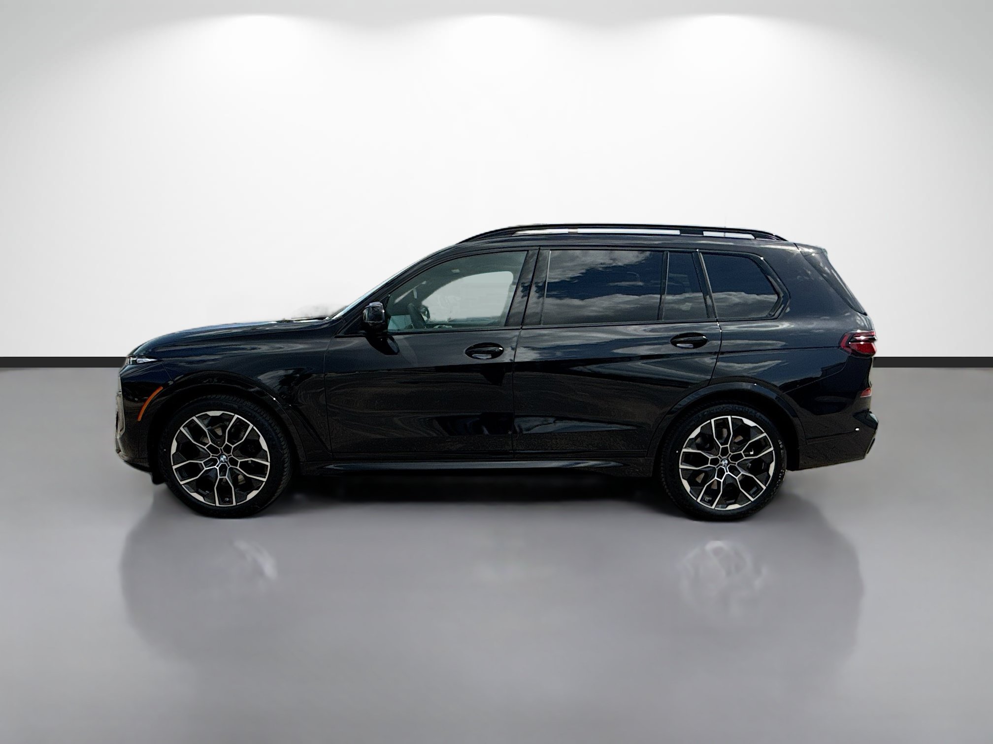 New 2027 BMW X7 M60i AWD/4WD image 6