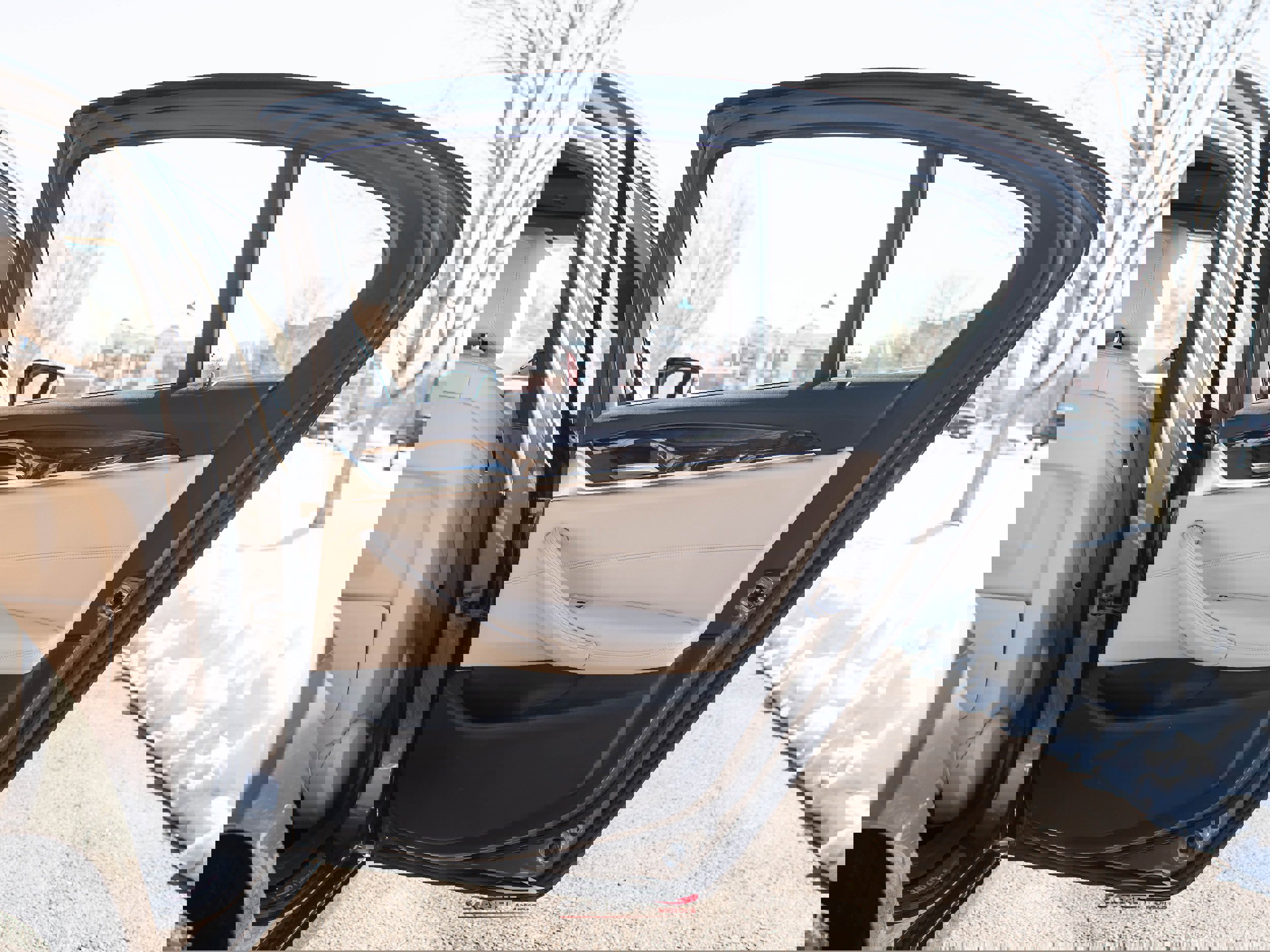 Used 2018 BMW 530i xDrive image 48