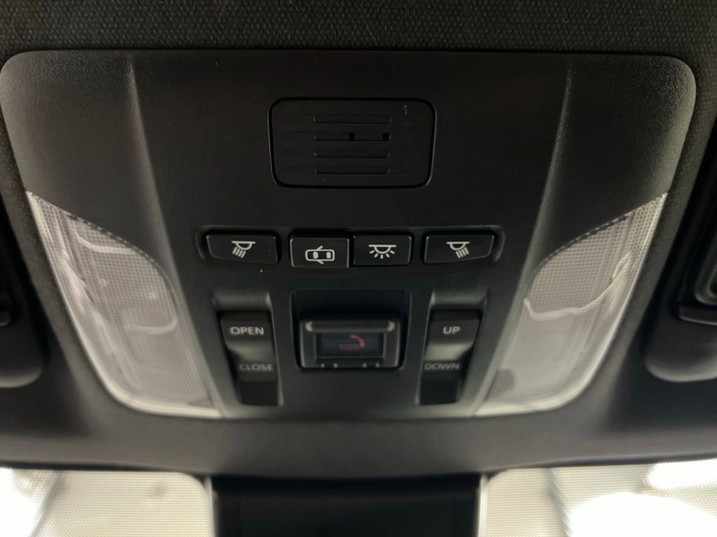 Used 2022 Toyota Corolla XSE FWD image 25