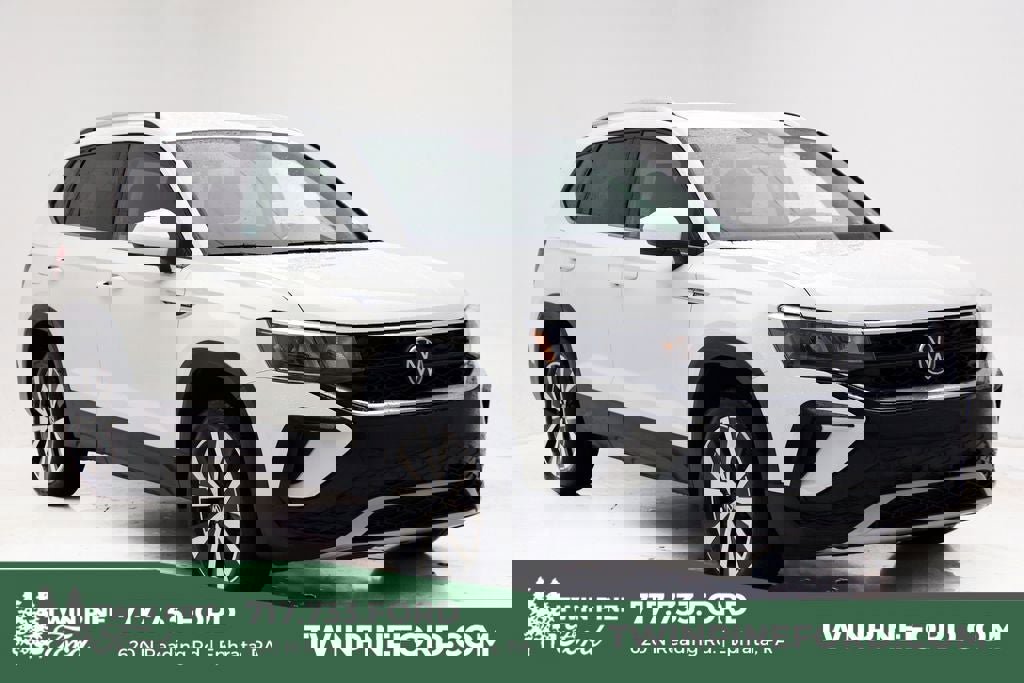 Used 2024 Volkswagen Taos SE image 1