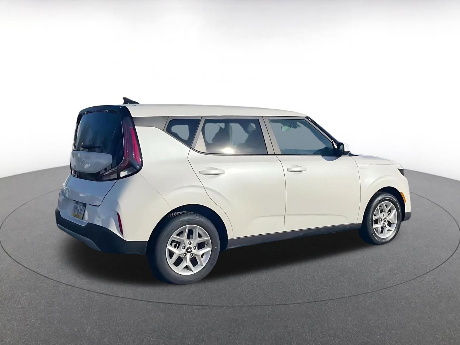 Used 2025 Kia Soul LX w/ LX Technology Package image 15