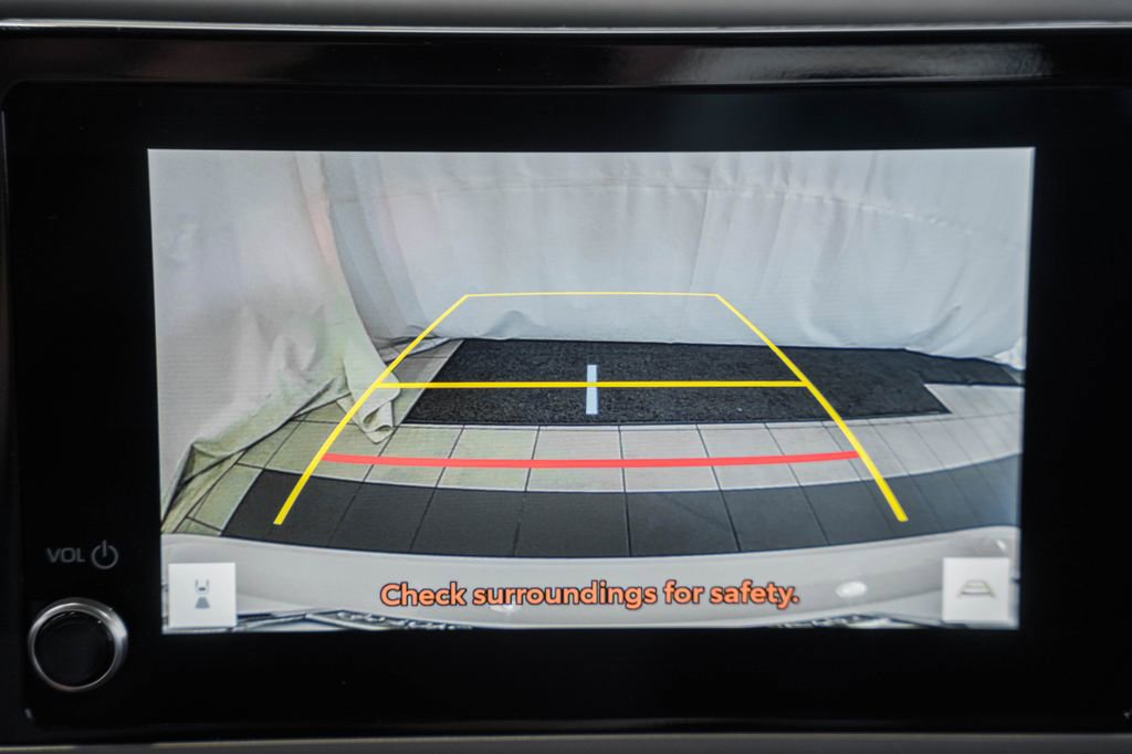 Used 2025 Toyota Camry SE image 40