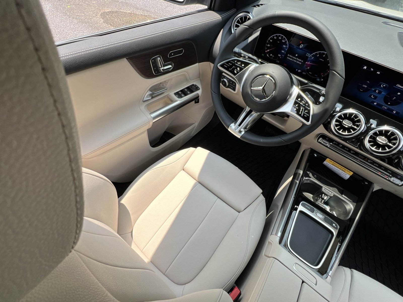 New 2026 Mercedes-Benz GLA 250 4MATIC image 16