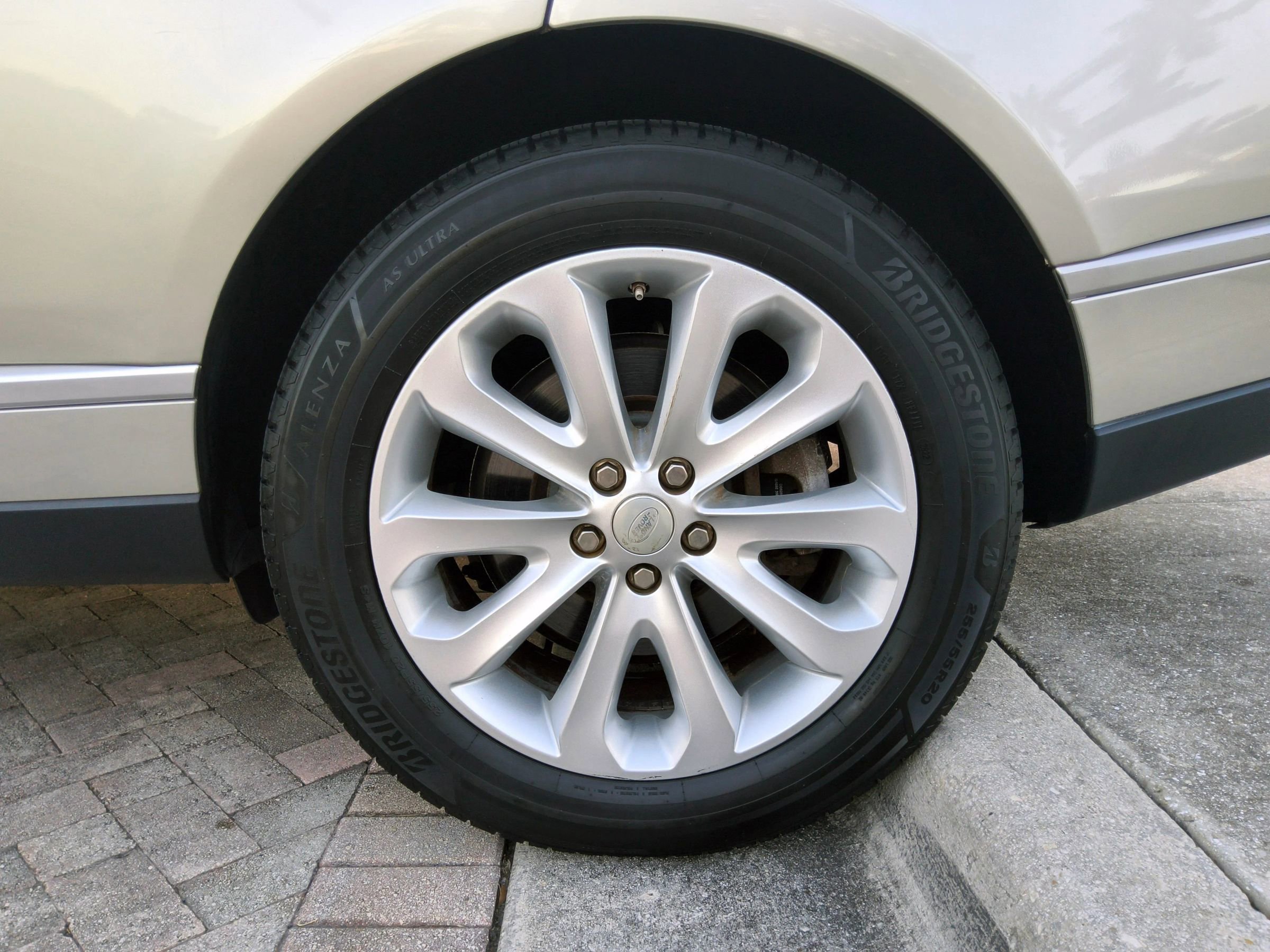 Used 2015 Land Rover Range Rover HSE image 46