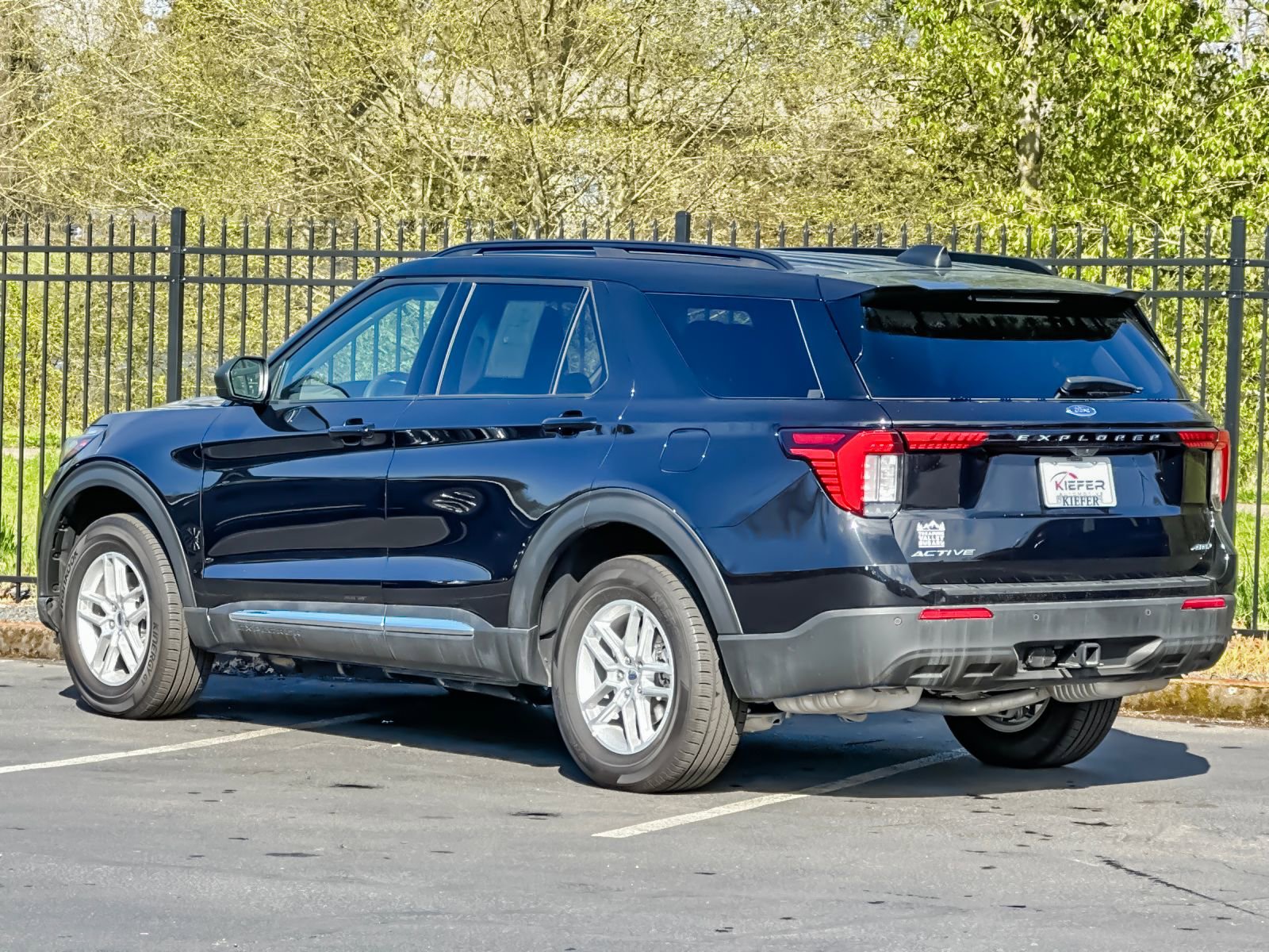 Used 2025 Ford Explorer Active image 5