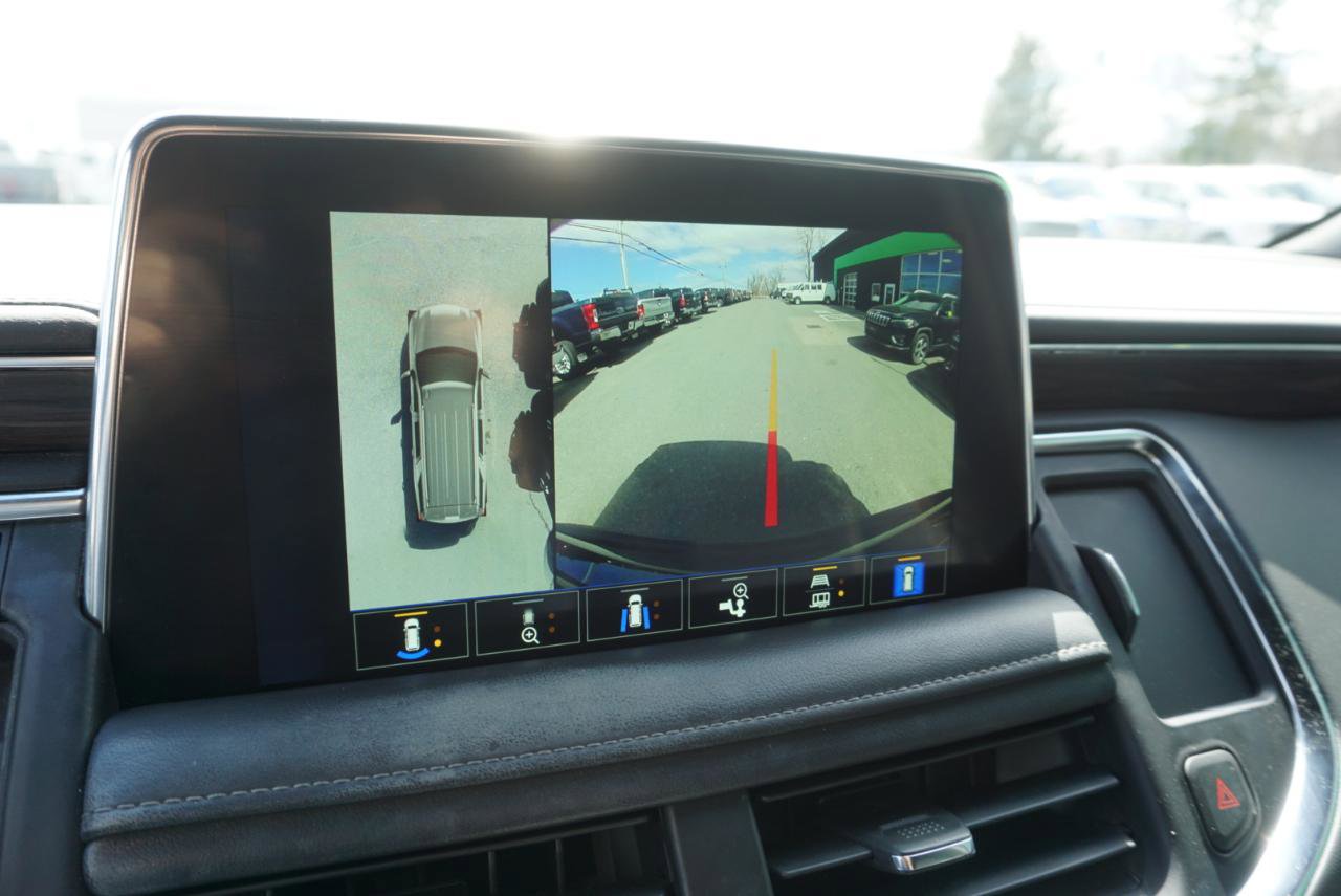 Used 2022 Chevrolet Tahoe Z71 w/ Z71 Off-Road Package AWD/4WD image 17