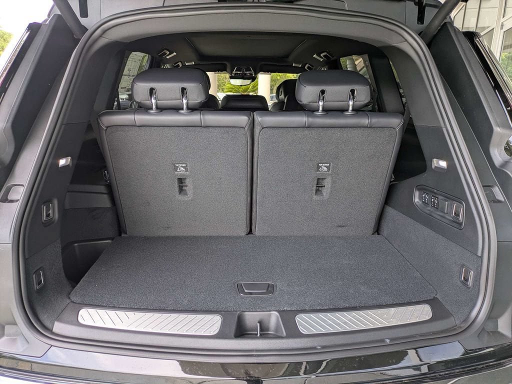 New 2027 Cadillac Vistiq Sport w/ LPO, Floor Liner Package AWD/4WD image 15