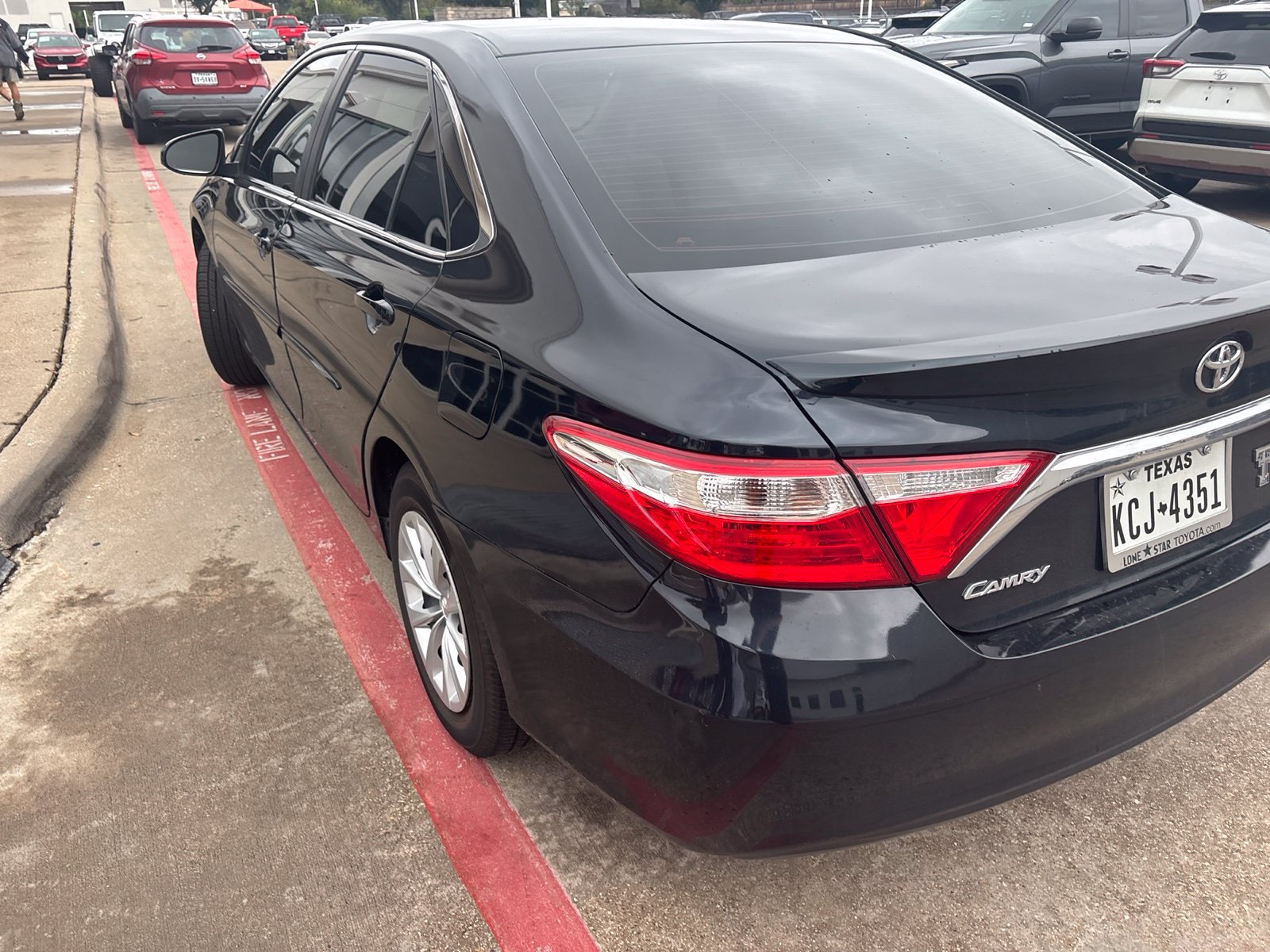 Used 2017 Toyota Camry LE FWD image 5