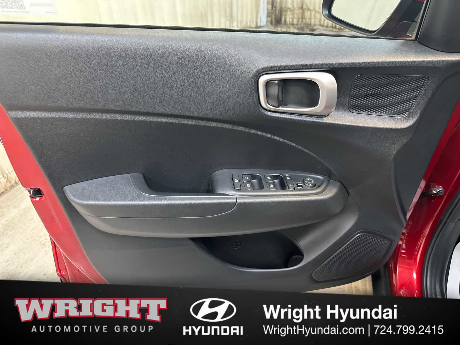 Certified 2025 Hyundai Venue SEL image 9