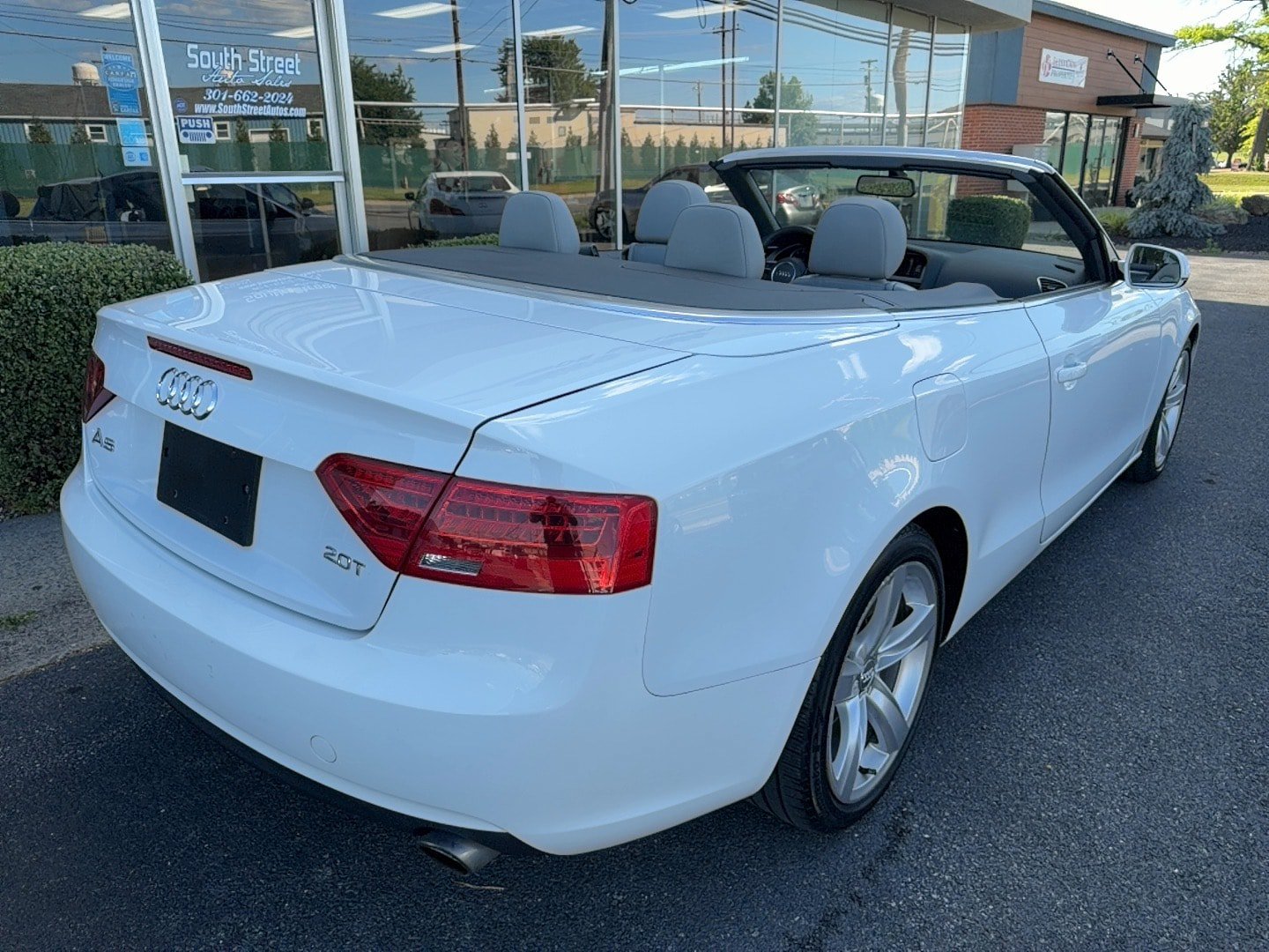 Used 2013 Audi A5 2.0T Premium w/ Convenience Pkg FWD image 3