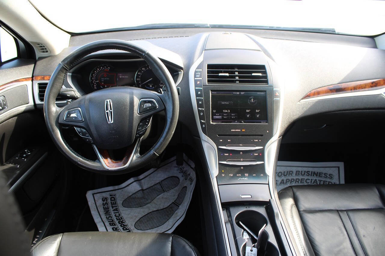 Used 2013 Lincoln MKZ FWD image 10