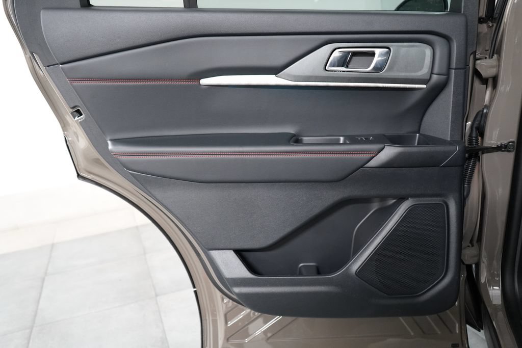 New 2026 Ford Explorer ST-Line w/ ST-Line Street Pack AWD/4WD image 30