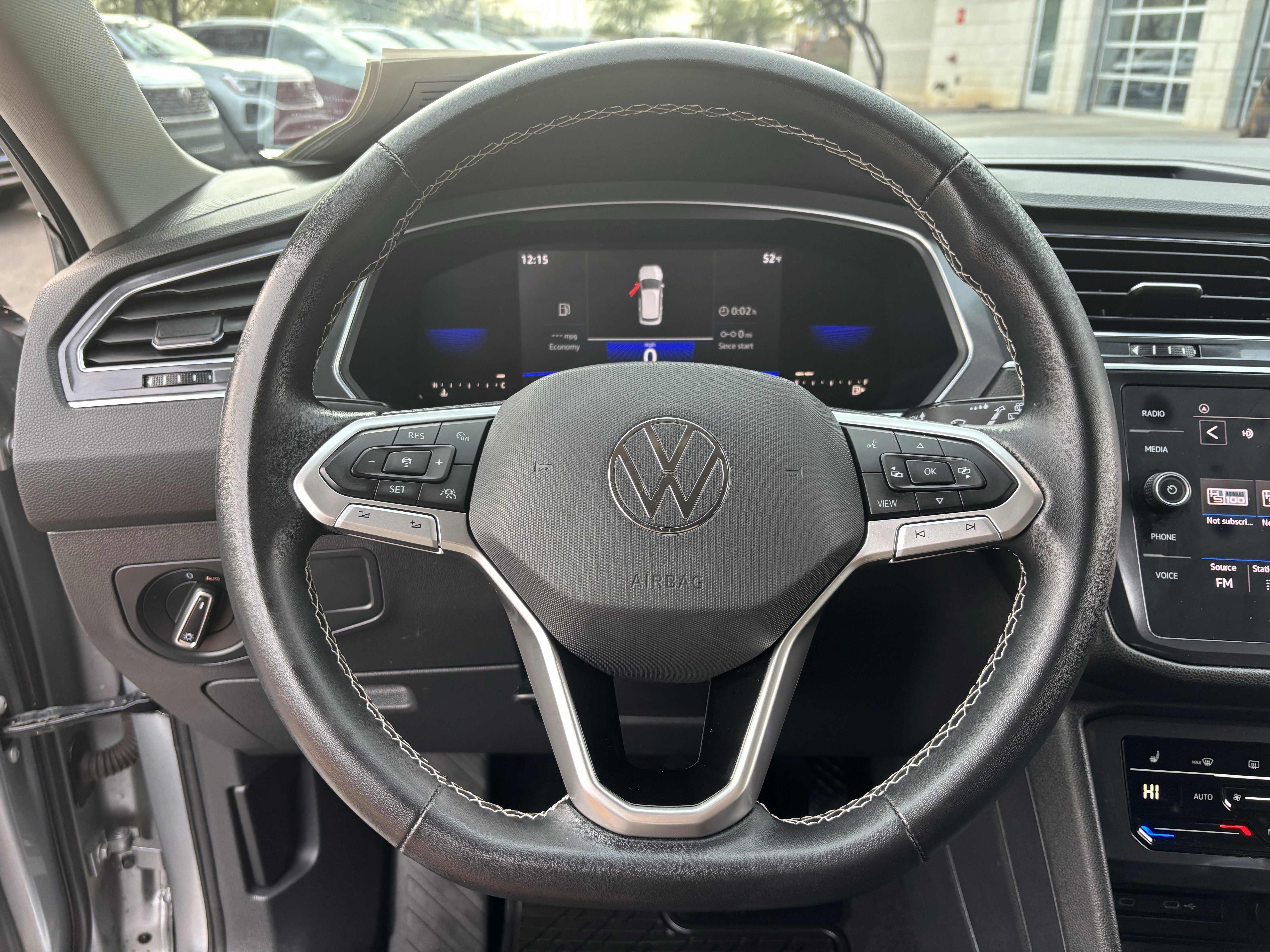 Used 2022 Volkswagen Tiguan SE image 25