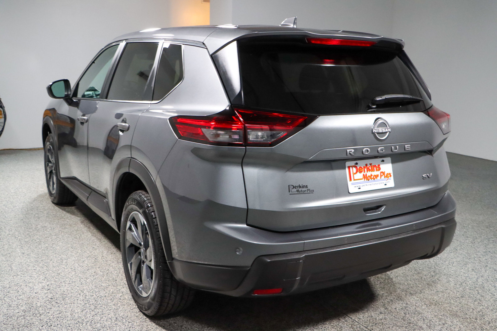 Used 2024 Nissan Rogue SV image 9