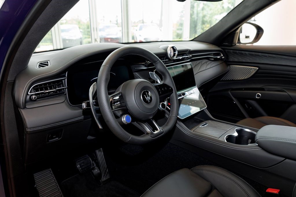 New 2025 Maserati Grecale GT image 23