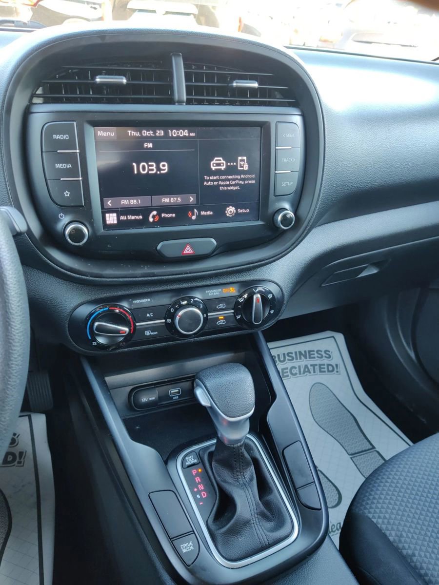 Used 2022 Kia Soul LX image 22