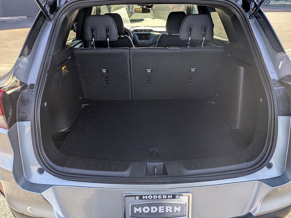 Used 2023 Chevrolet TrailBlazer RS image 28