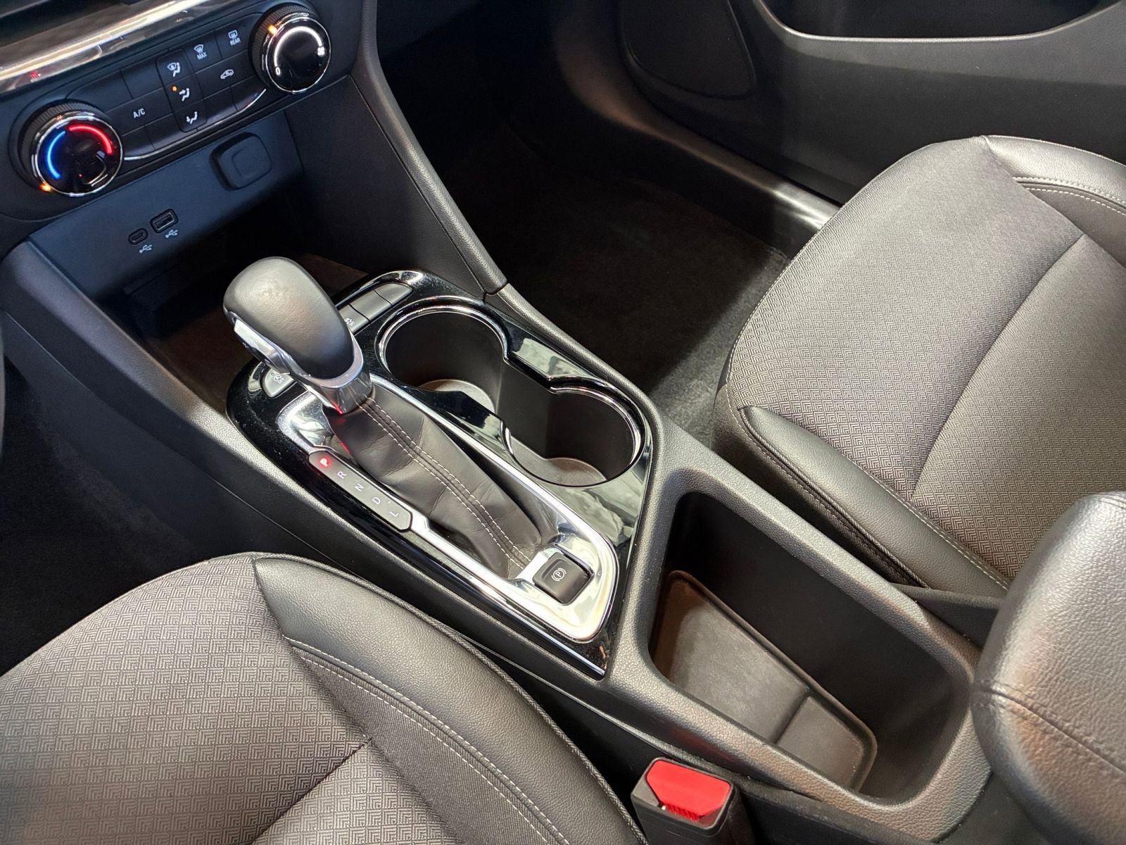 Used 2025 Buick Encore GX Preferred image 40