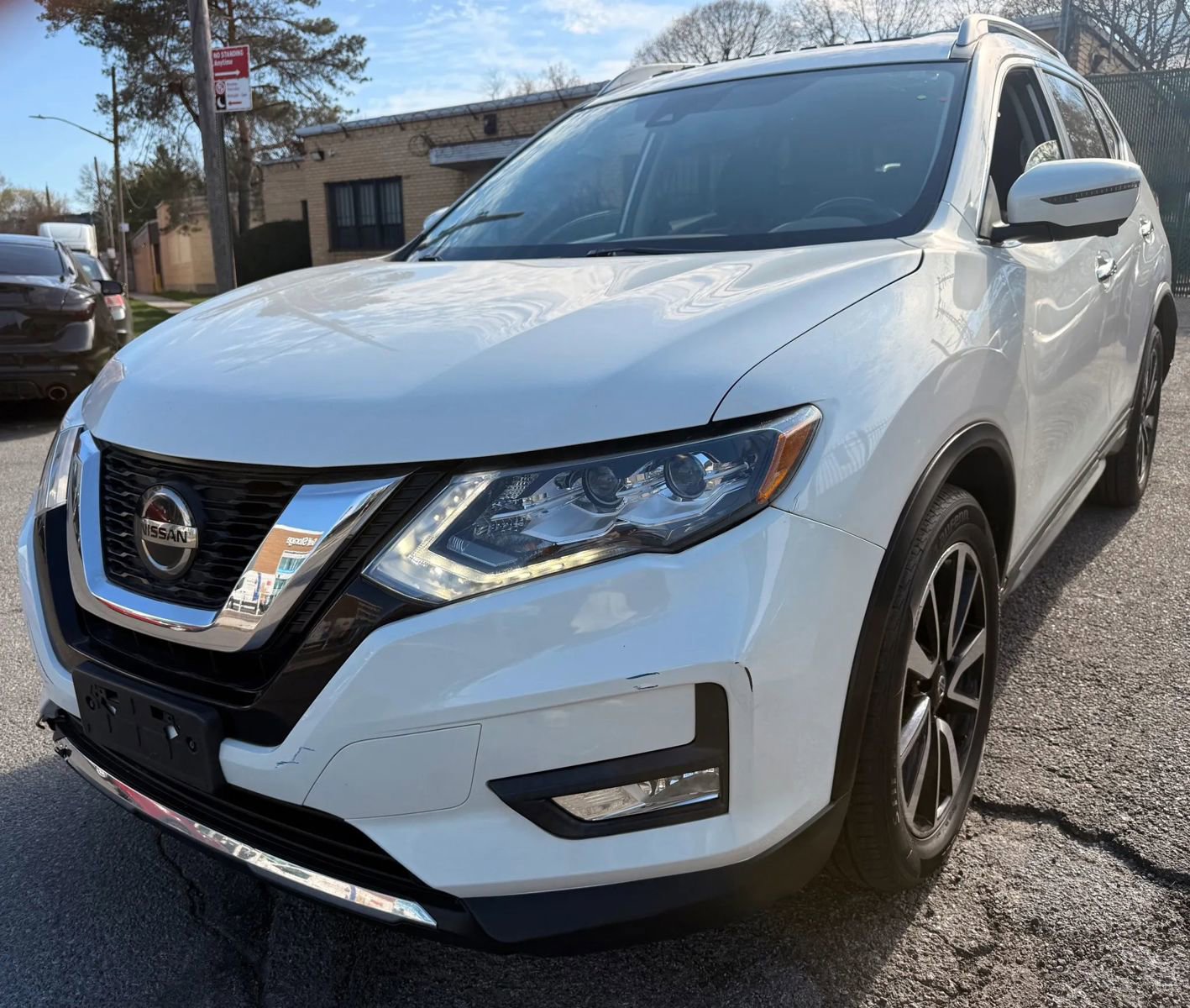 Used 2018 Nissan Rogue SL w/ Premium Package image 34