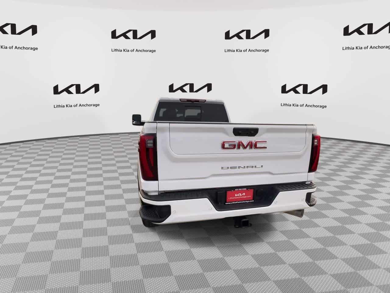 Used 2024 GMC Sierra 3500 Denali AWD/4WD image 7