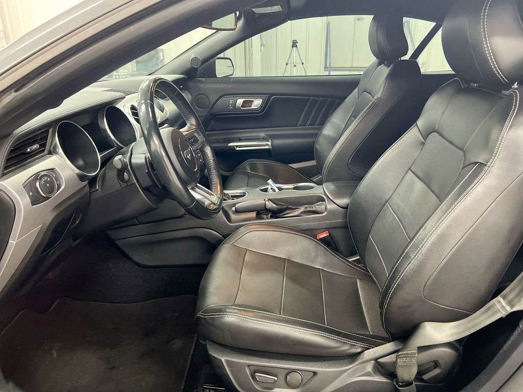 Used 2020 Ford Mustang Premium image 19