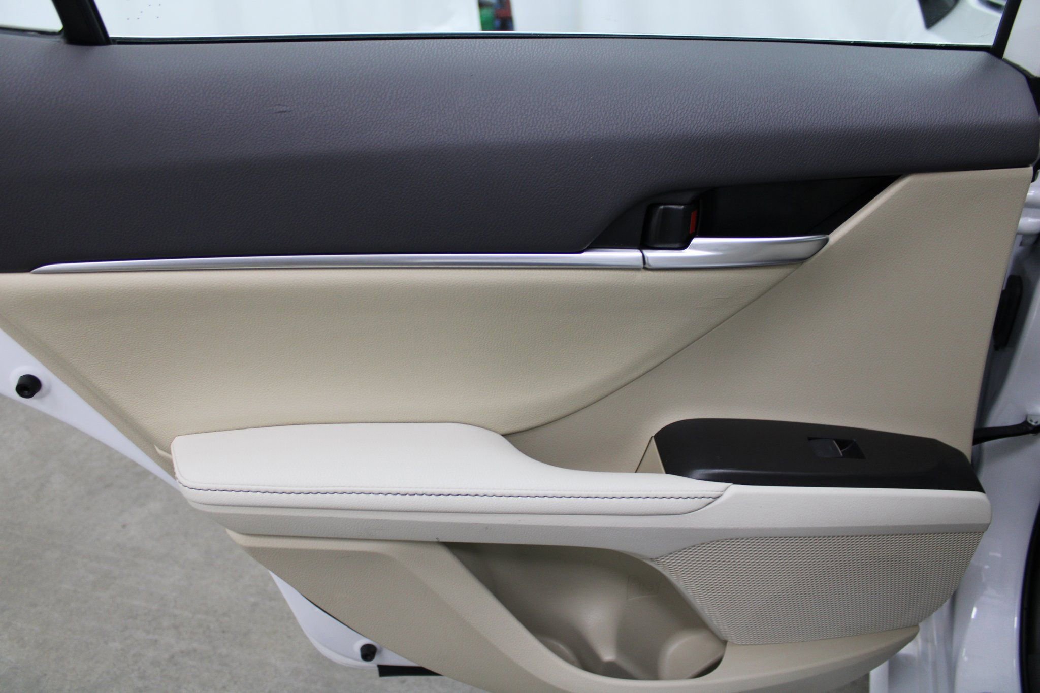 Used 2023 Toyota Camry XLE image 18