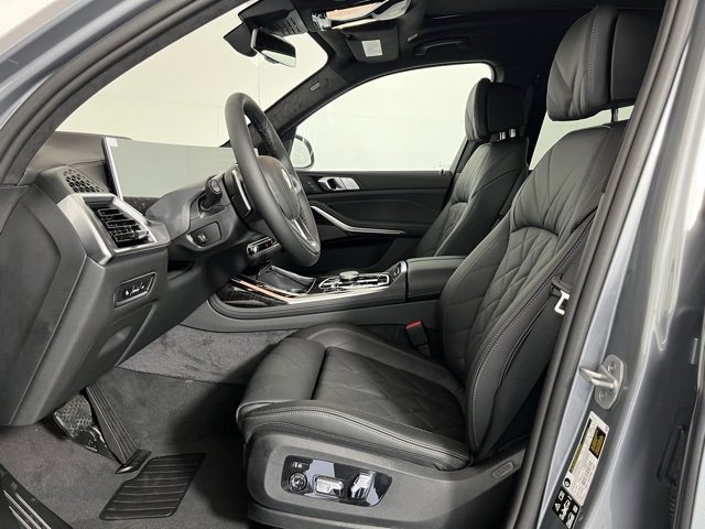 New 2026 BMW X7 xDrive40i w/ Premium Package image 11