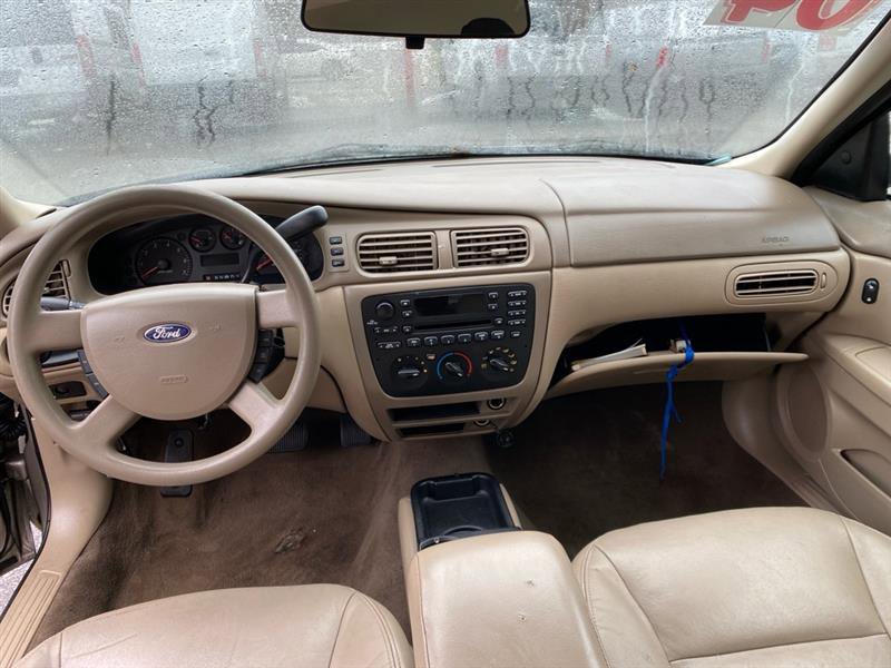 Used 2004 Ford Taurus SES image 19