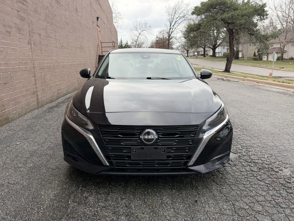 Used 2024 Nissan Altima 2.5 SV image 8