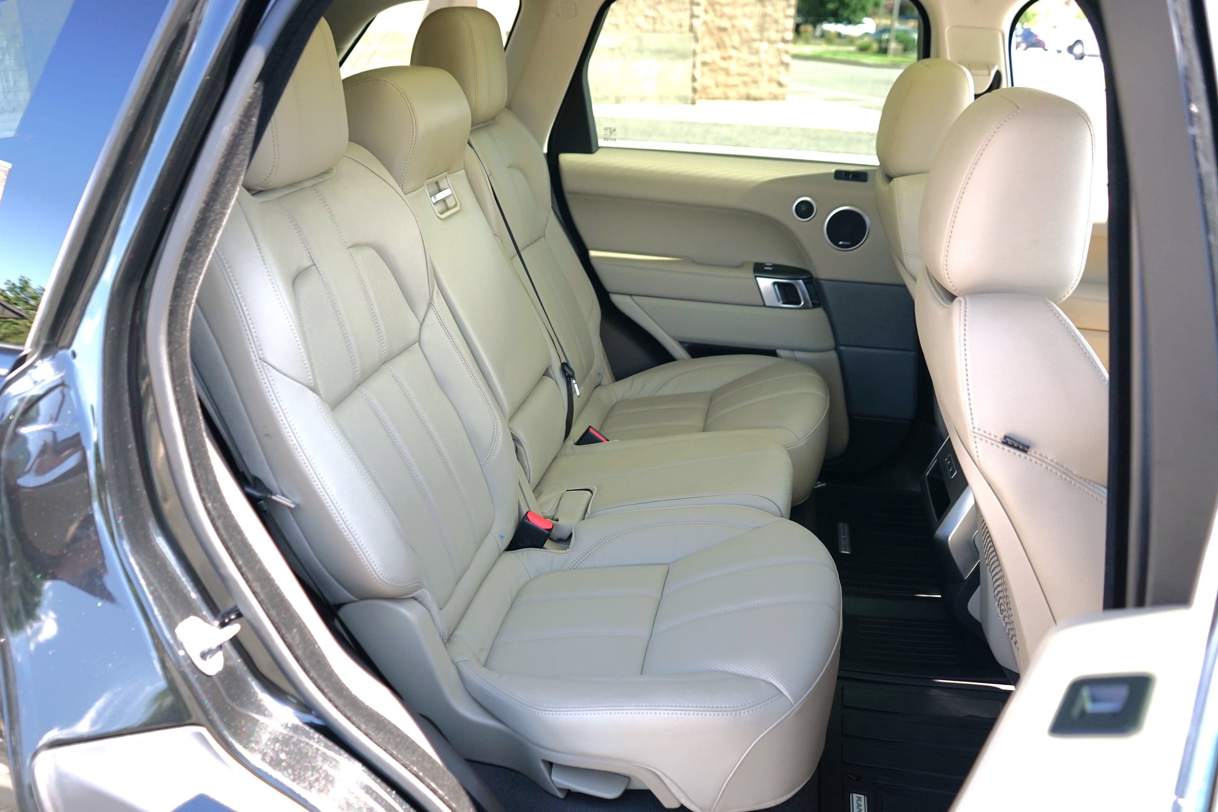 Used 2016 Land Rover Range Rover Sport SE AWD/4WD image 33