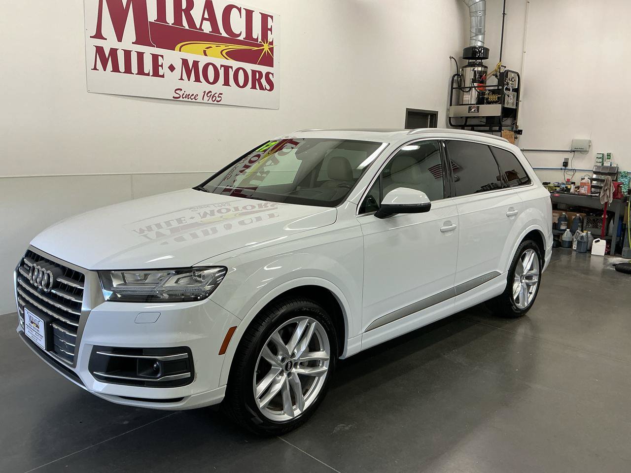 Used 2017 Audi Q7 3.0T Prestige AWD/4WD image 3