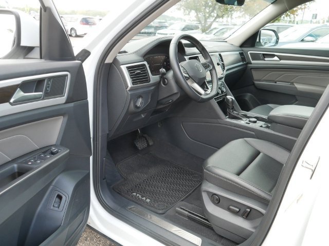 Certified 2023 Volkswagen Atlas SE w/ Panoramic Sunroof Package AWD/4WD image 12