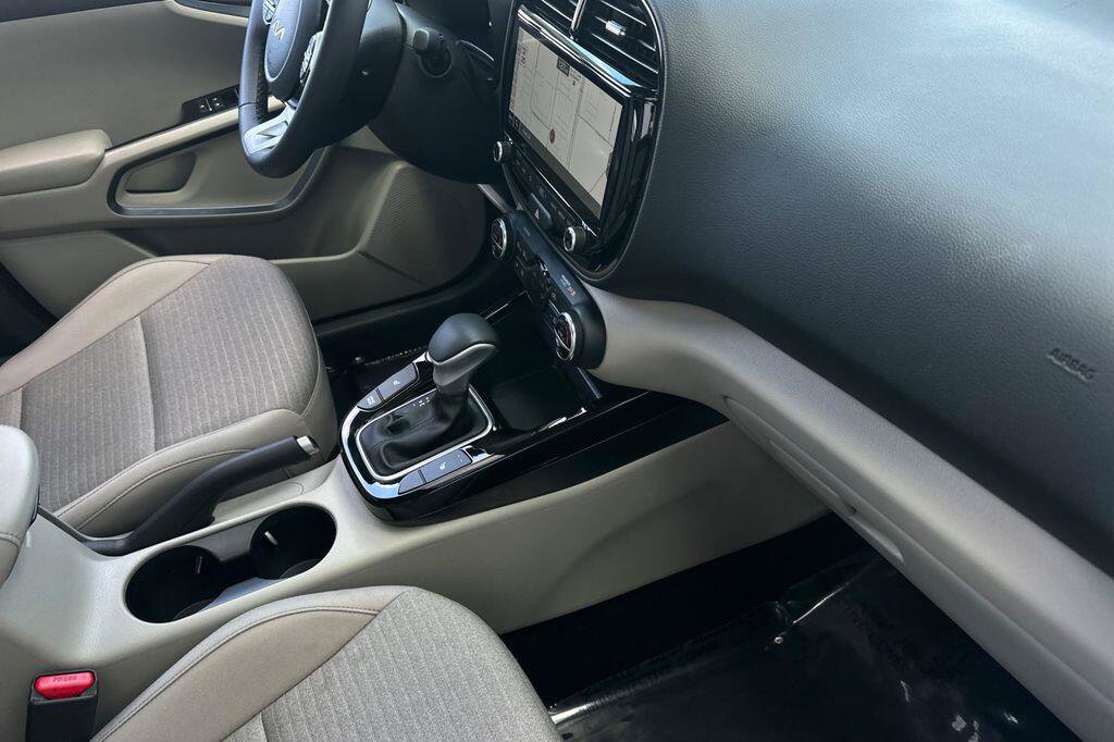 Used 2024 Kia Soul EX image 16