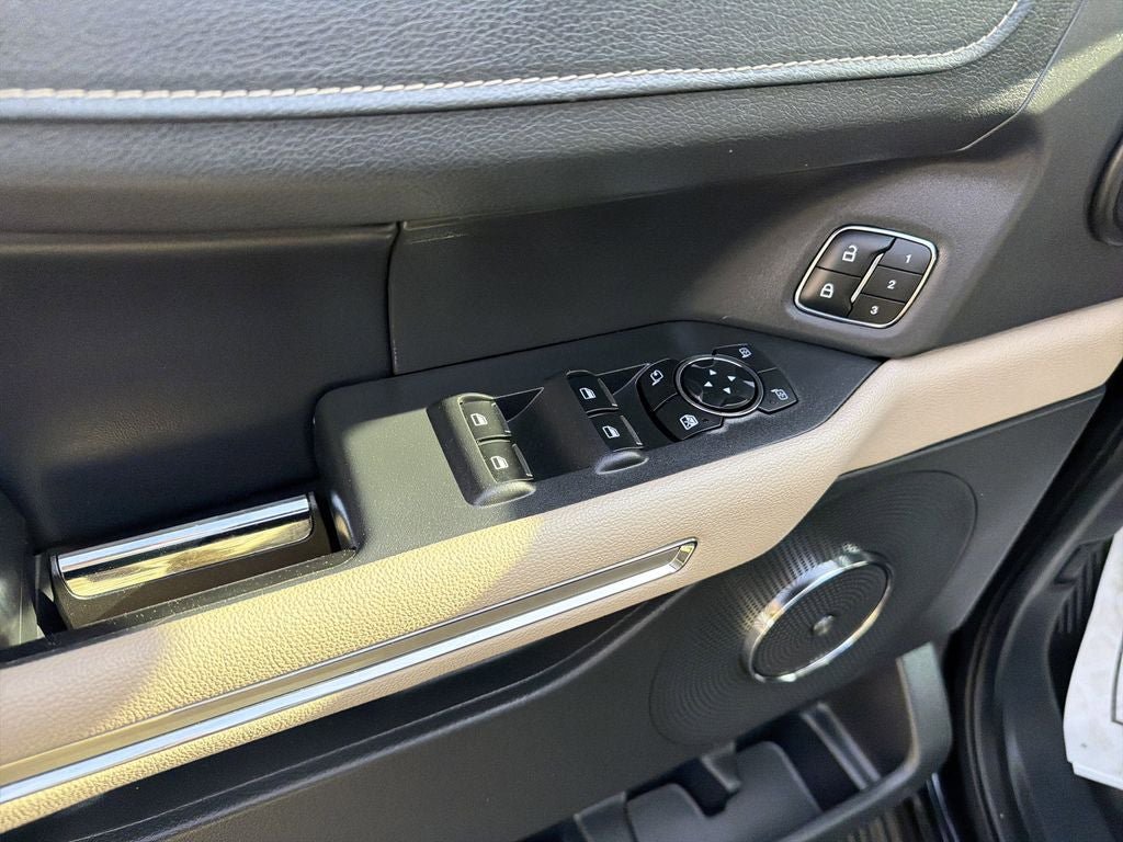 Used 2024 Ford Expedition Limited image 15