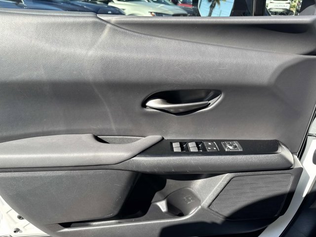 Used 2019 Lexus UX 200 F Sport image 7