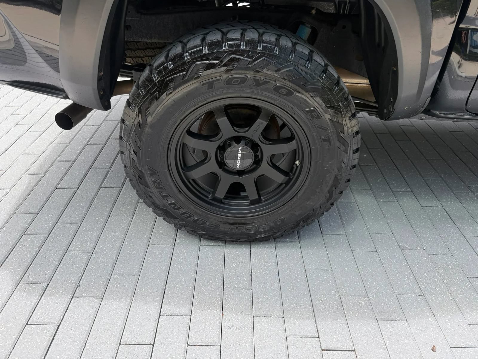 Used 2020 Toyota Tacoma TRD Off-Road w/ Technology Package AWD/4WD image 10