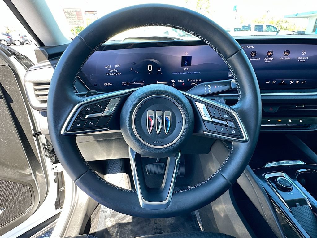 Used 2025 Buick Envision Preferred image 12