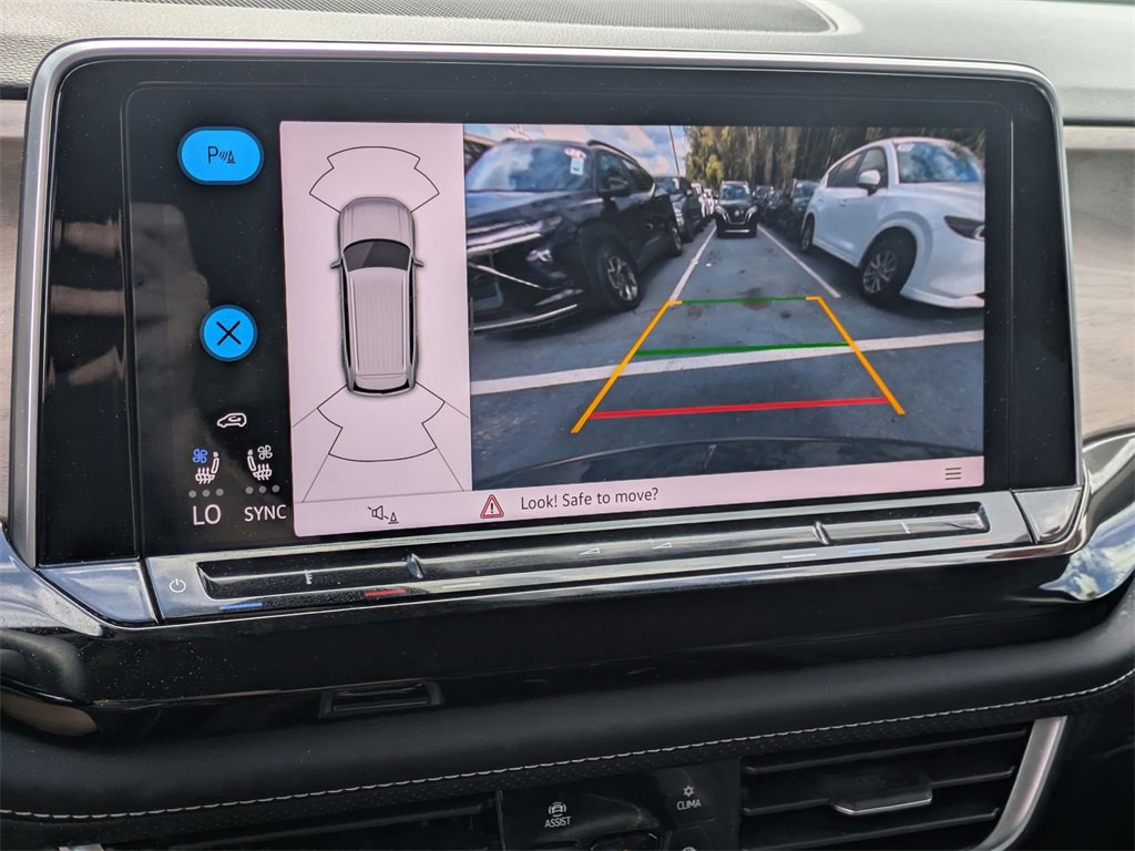 Used 2025 Volkswagen Atlas SE image 17