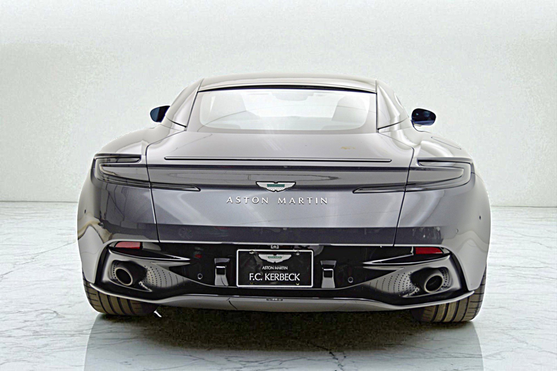 Used 2024 Aston Martin DB12 Coupe image 14