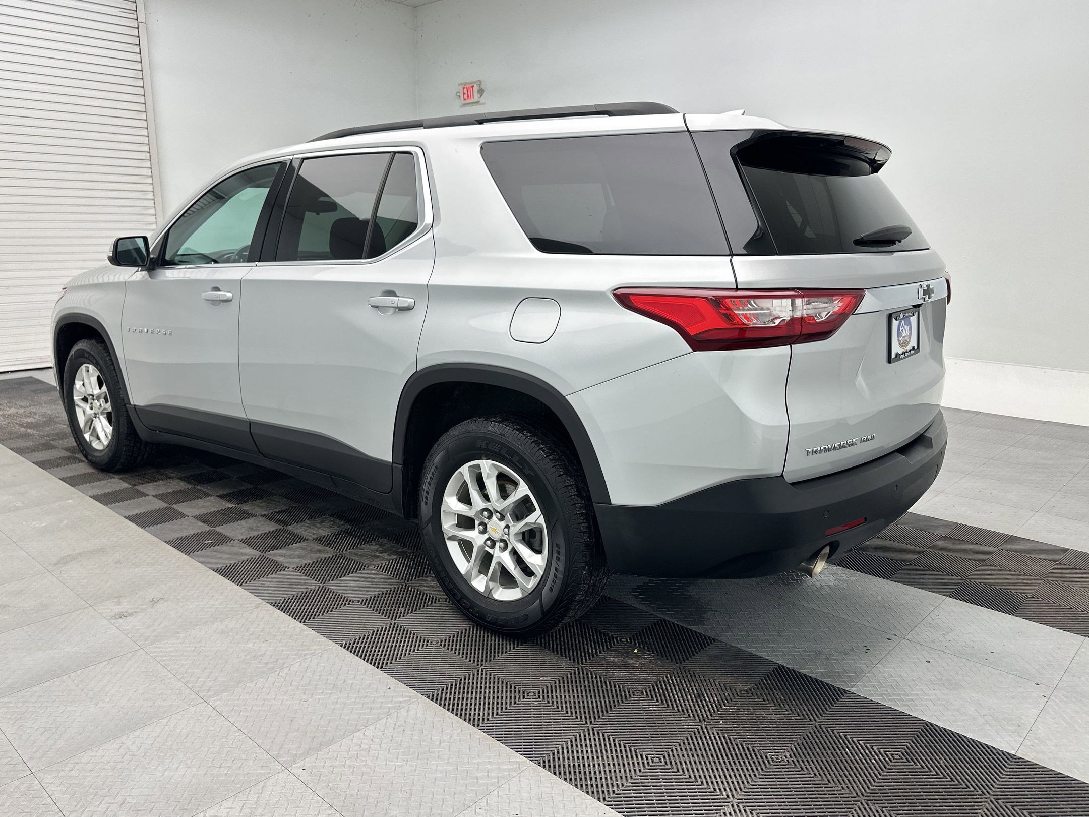 Used 2021 Chevrolet Traverse LT w/ LPO, Floor Liner Package image 3